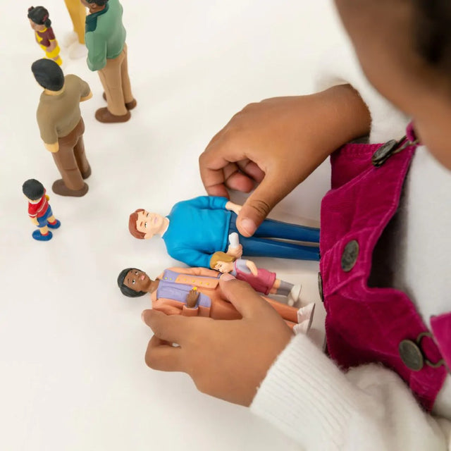 Figurice različitih obitelji svijeta