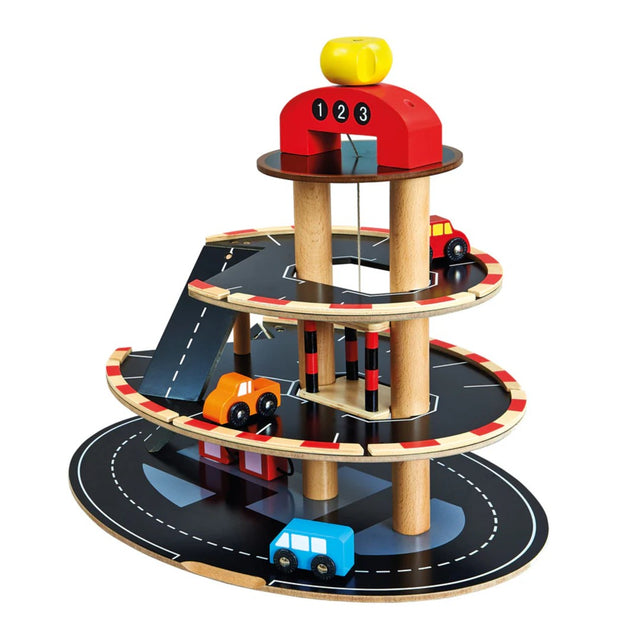 Drvena garaža s tri etaže i dizalom